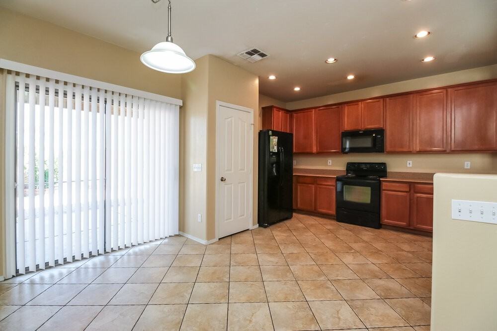 11178 W Baden St - Photo 5 of 15