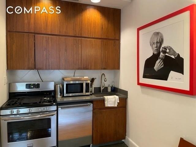 128 E 62nd St #4F - Photo 5 of 9