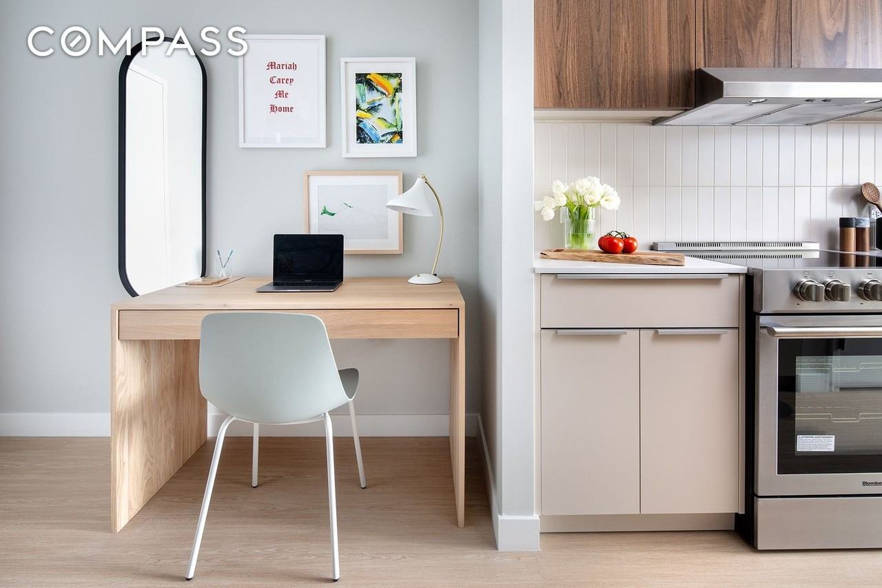 3077 Vernon Blvd #539W - Photo 4 of 8