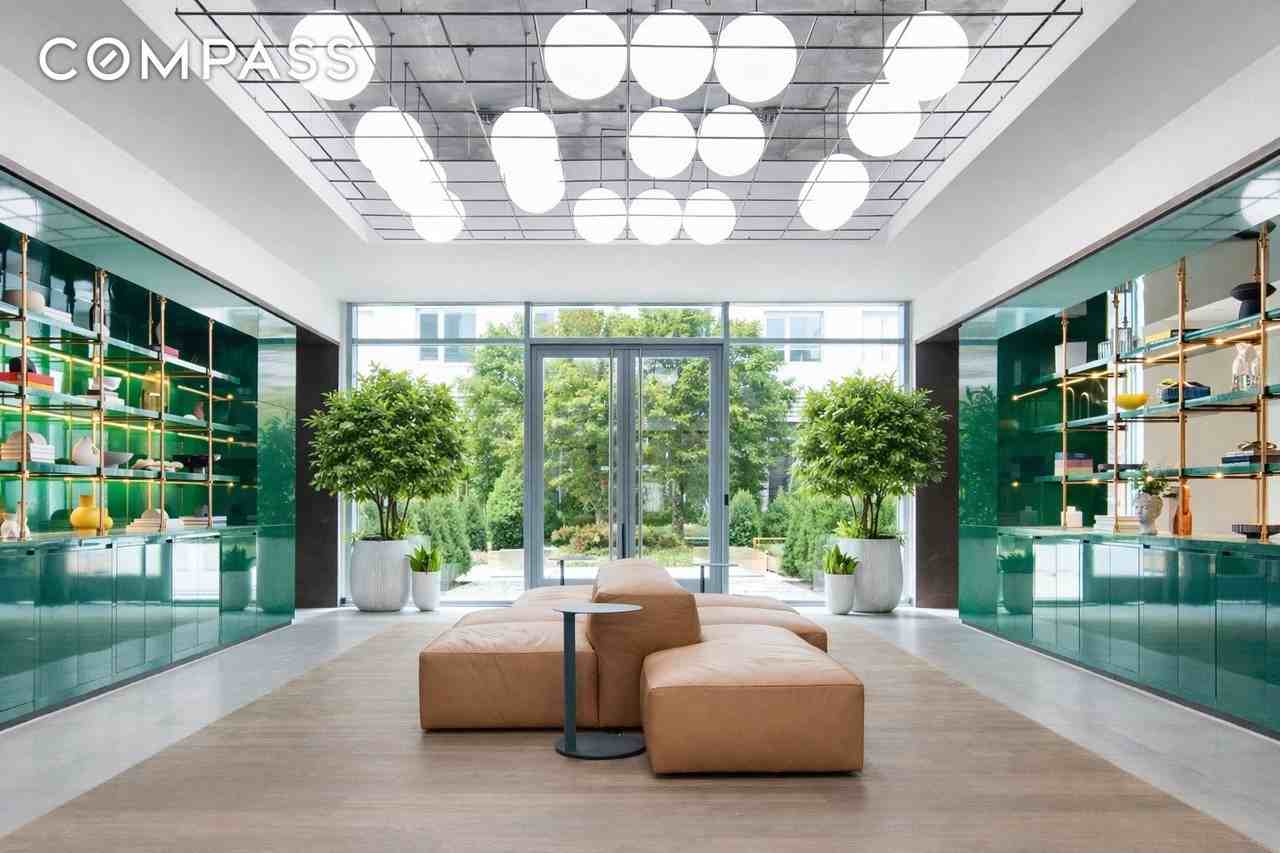 3077 Vernon Blvd #539W - Photo 6 of 8