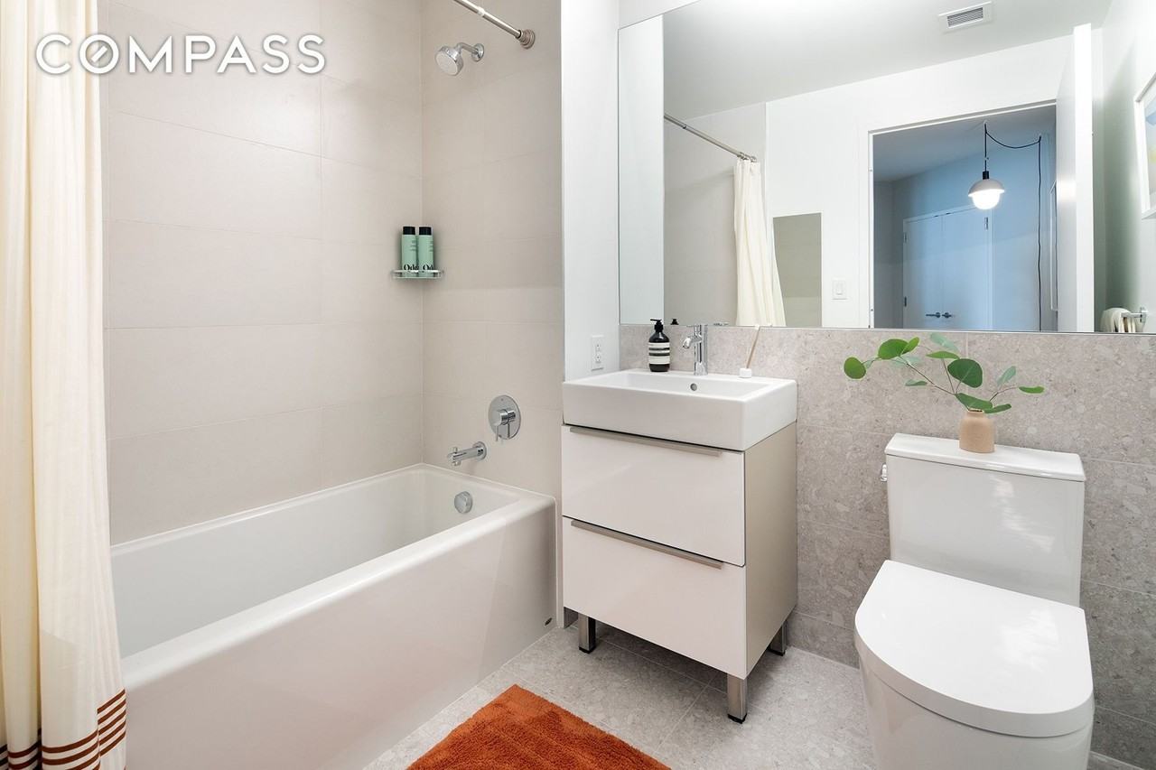 3077 Vernon Blvd #233E - Photo 5 of 8