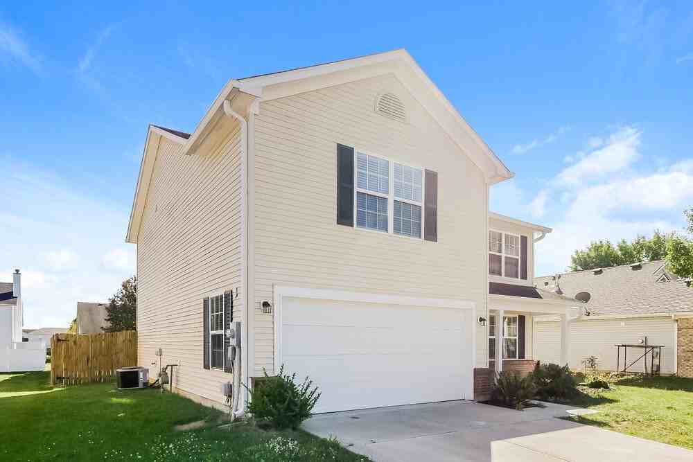 8325 Bluestem Ln - Photo 4 of 17