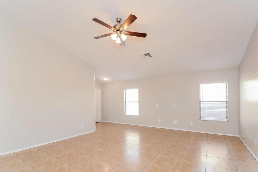 12530 W Willow Ave - Photo 4 of 17