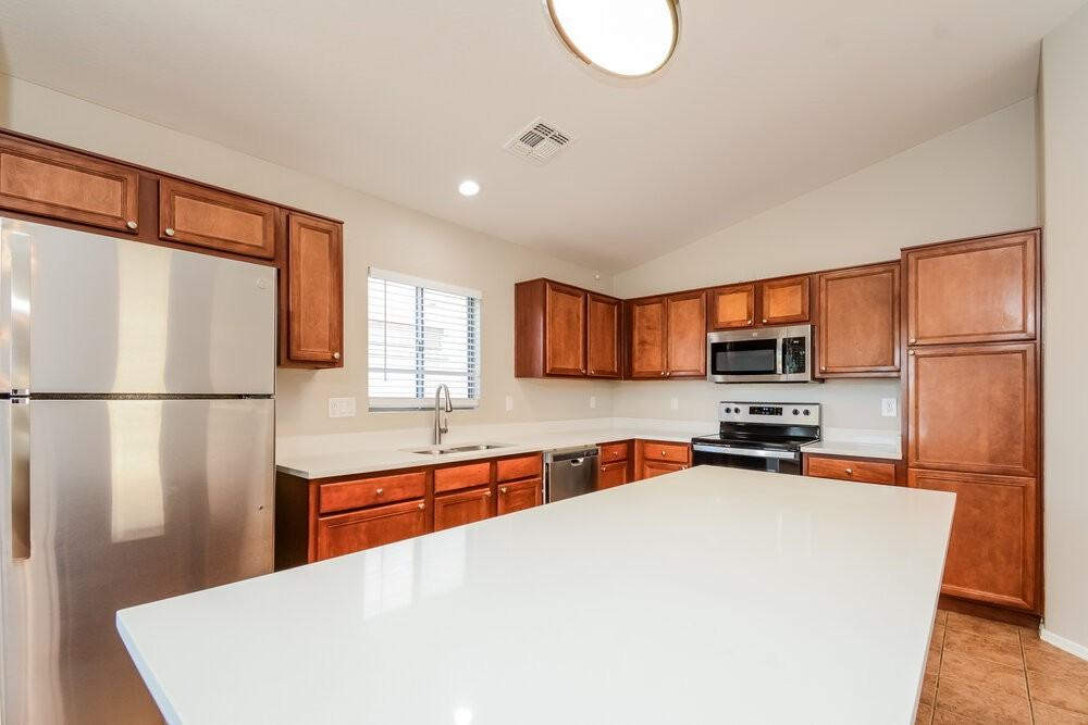 12530 W Willow Ave - Photo 7 of 17