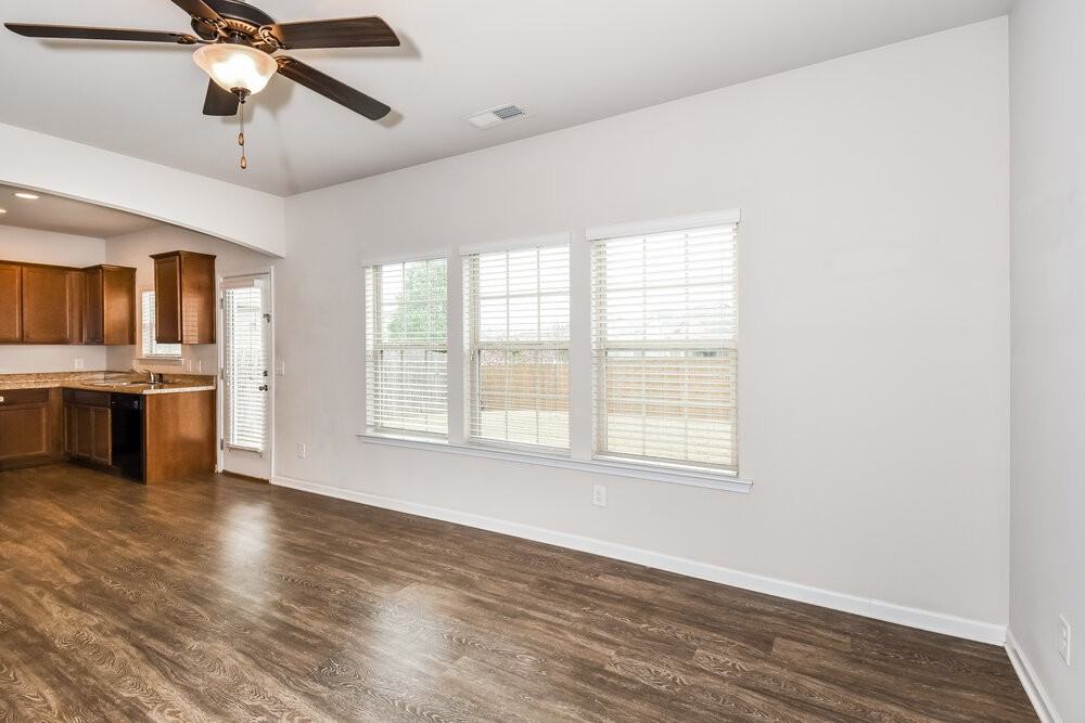 37 Samuel Way Nw - Photo 4 of 17