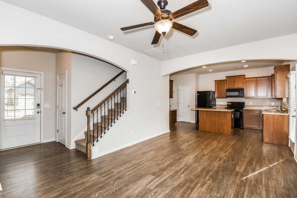 37 Samuel Way Nw - Photo 5 of 17