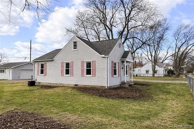 7451 Cavell St - Photo 3 of 9