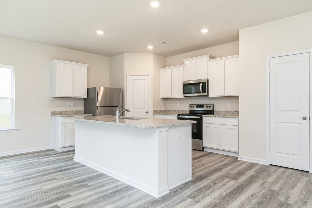 718 Berkley Dr - Photo 7 of 19