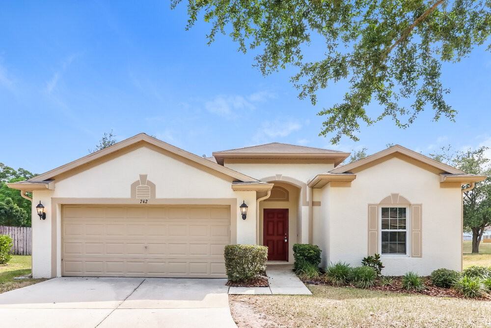 742 Star Pointe Dr