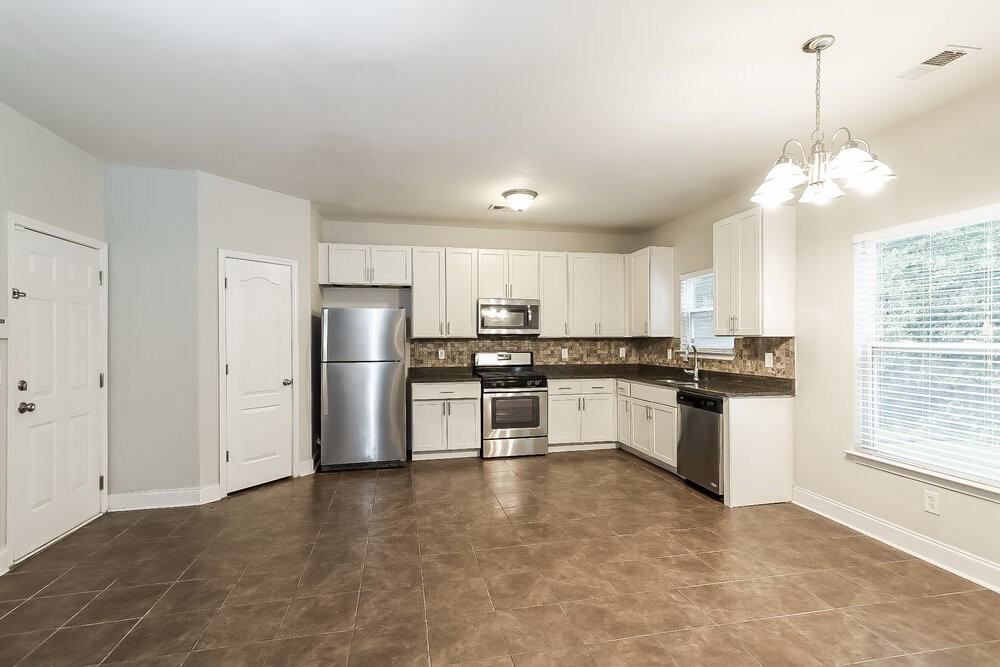 1895 Logan Ridge Cir - Photo 7 of 17