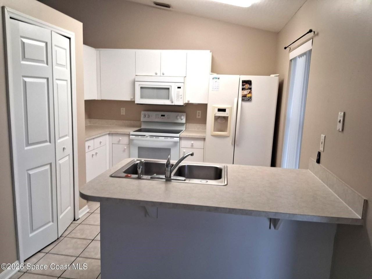 1351 Danbury St Sw - Photo 3 of 20