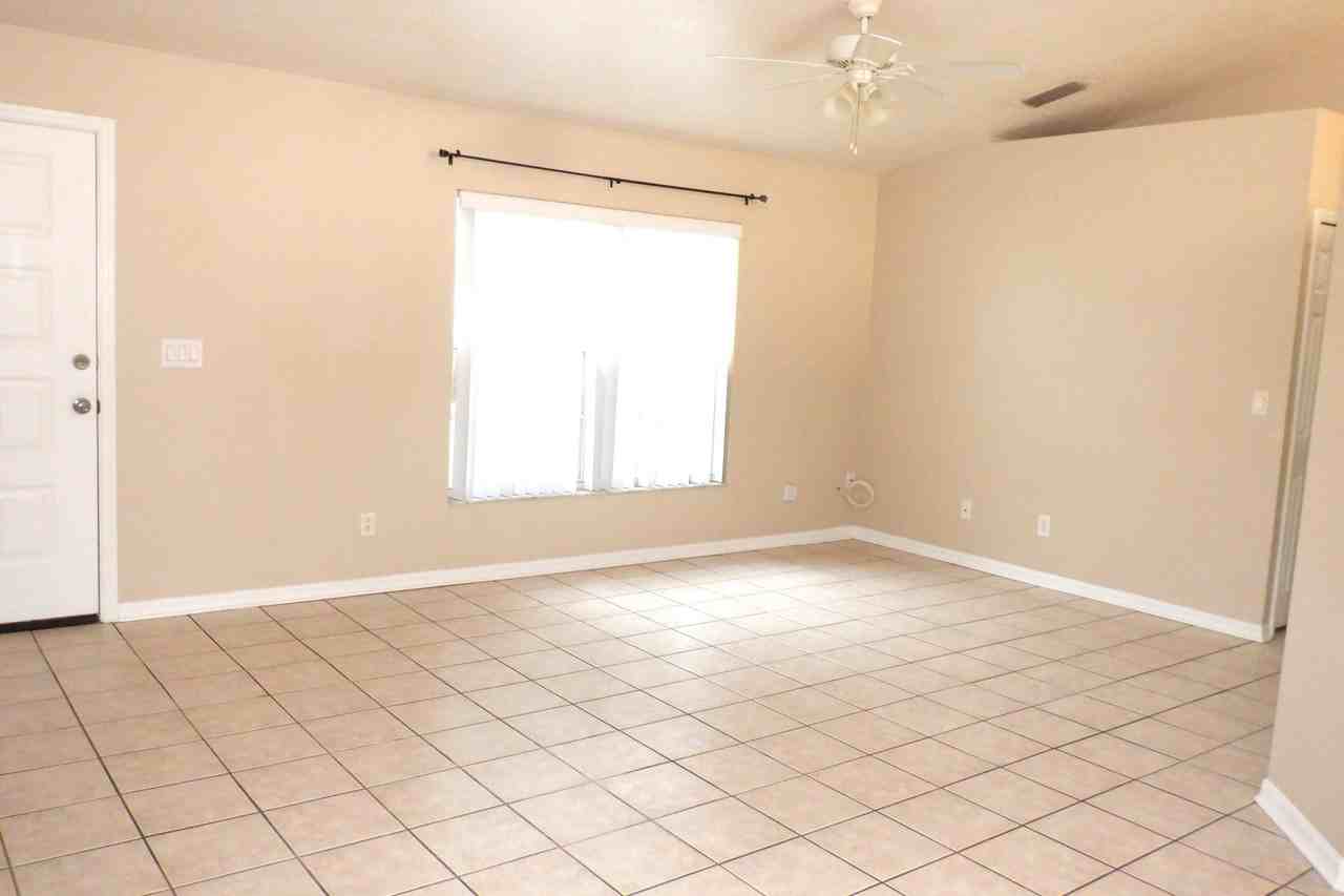 1351 Danbury St Sw - Photo 4 of 20