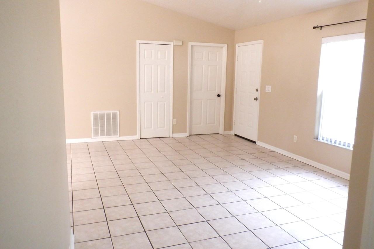 1351 Danbury St Sw - Photo 5 of 20