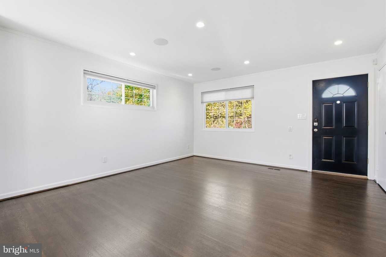 3700 Emily St - Photo 4 of 22