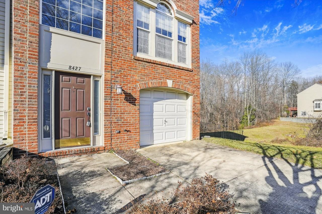 8427 Carmela Cir - Photo 4 of 48