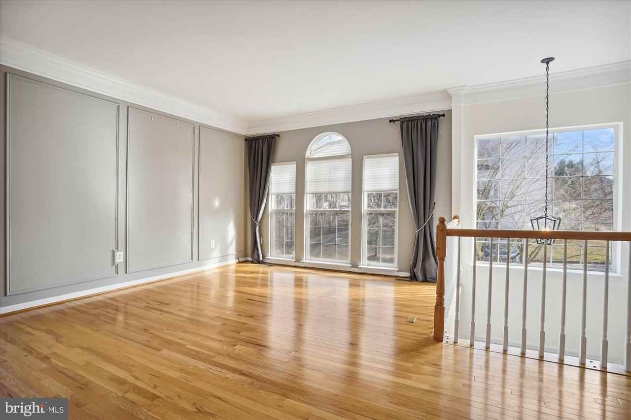 8427 Carmela Cir - Photo 7 of 48