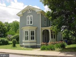 featured image of 215 Blue Ridge Ave