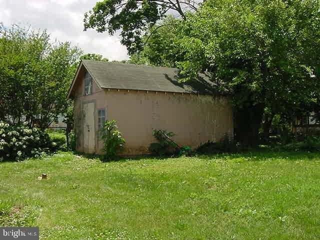 215 Blue Ridge Ave - Photo 7 of 24