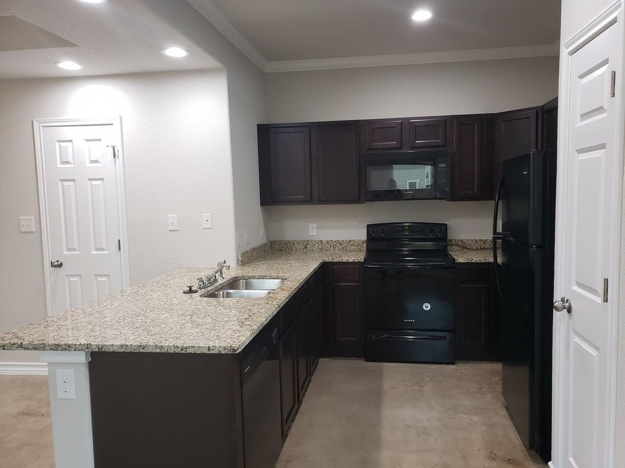 16906 Showdown Path - Photo 4 of 13