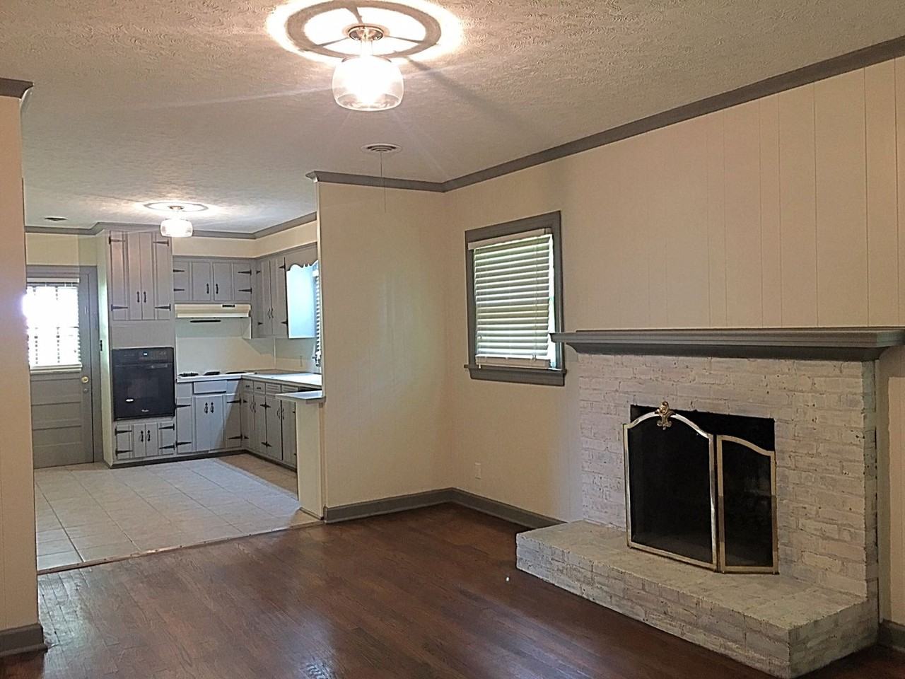 144 Maywood Dr - Photo 4 of 8