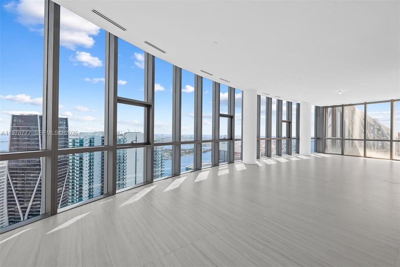 NE 10th St & Biscayne Blvd - Photo 4 of 43