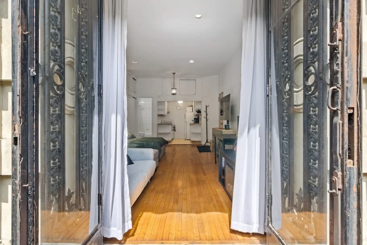 43 W 85th St #1470323P - Photo 4 of 20