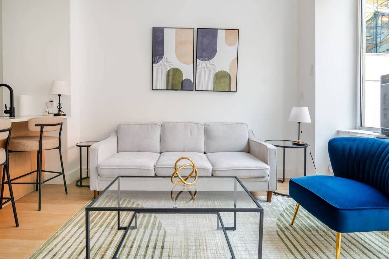 19 Saint Marks Pl #1495801P - Photo 4 of 12