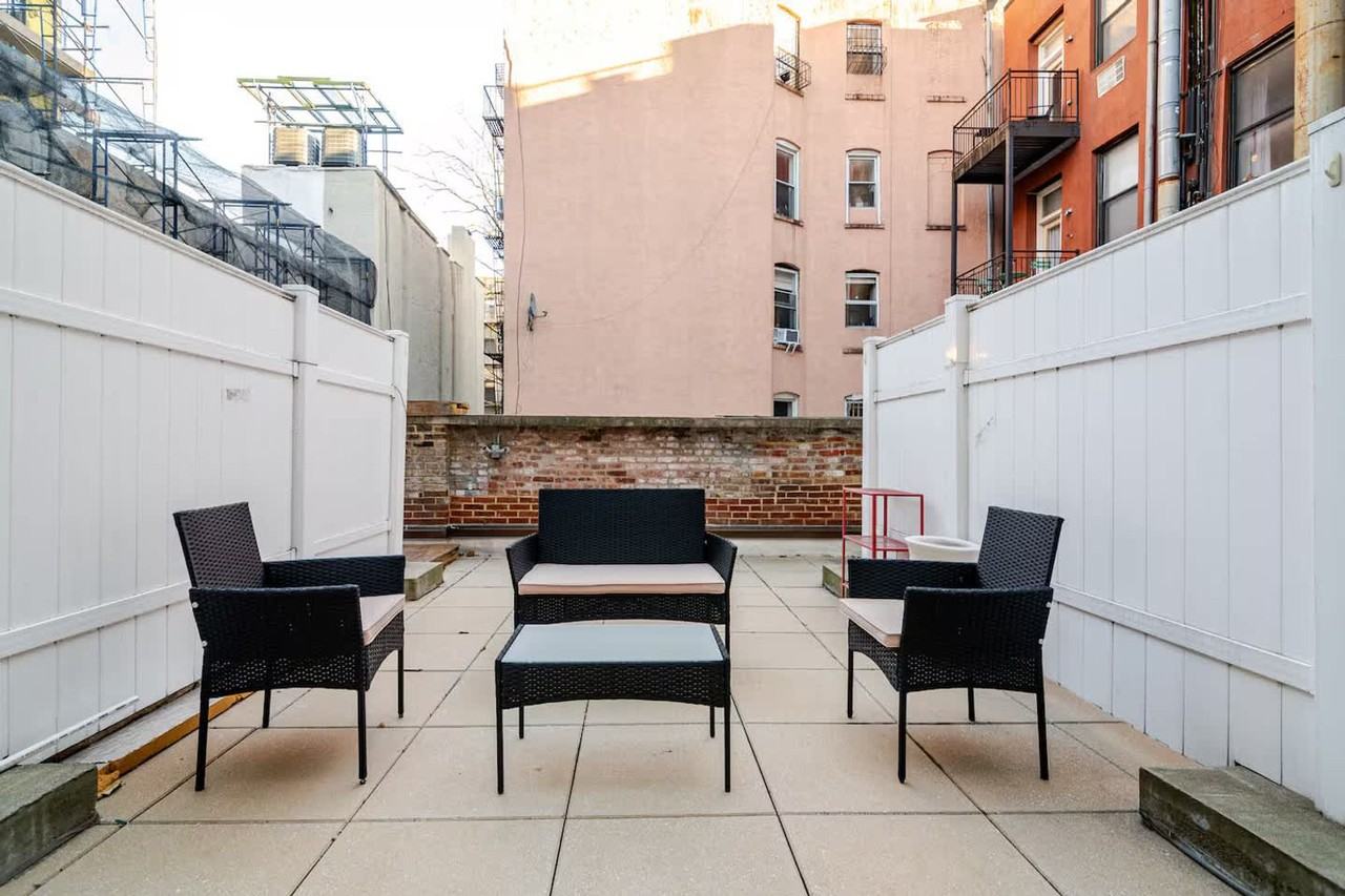 19 Saint Marks Pl #1495801P - Photo 5 of 12