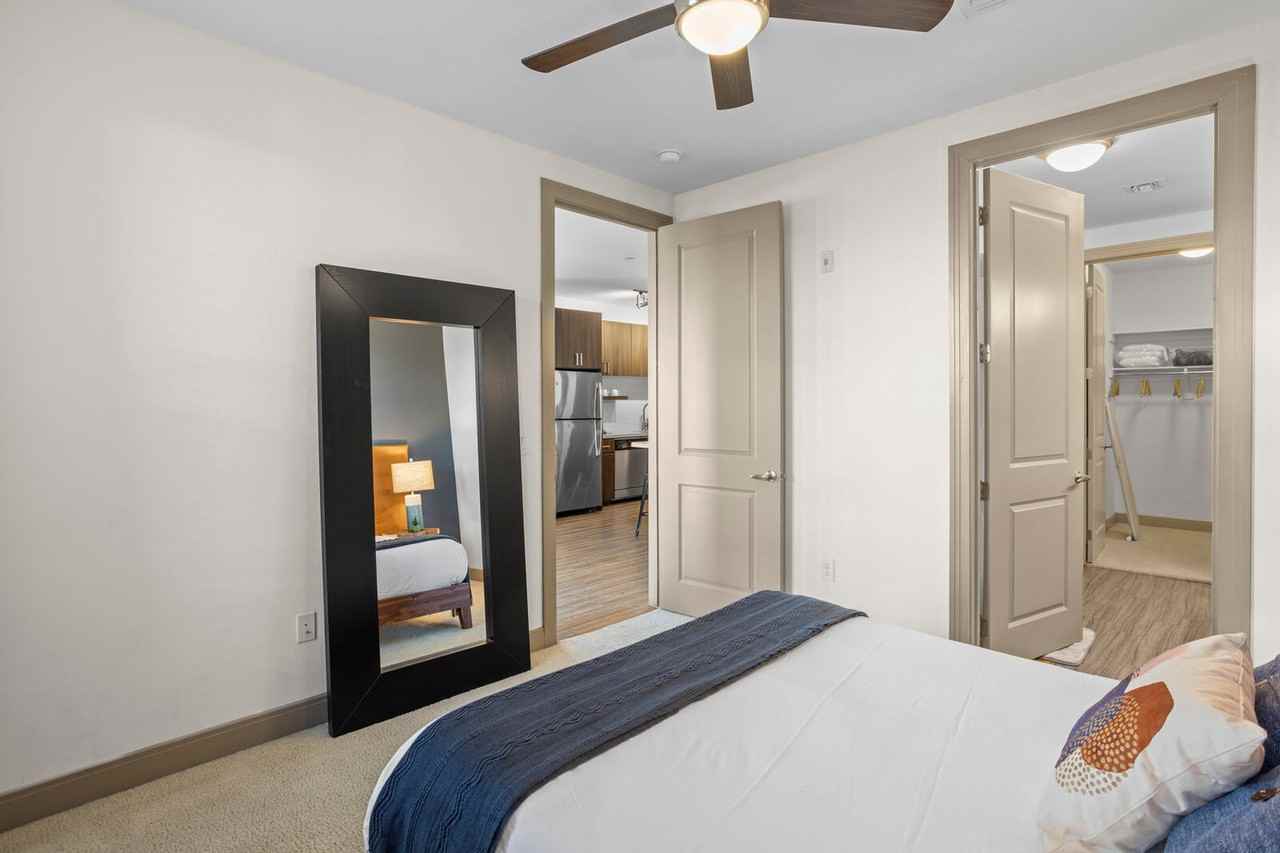 555 N College Ave #1014342P - Photo 7 of 22