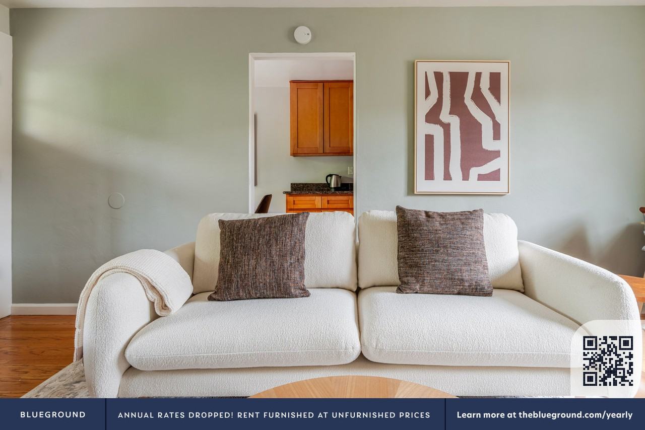 315 Hawthorne Ave #2008 - Photo 4 of 24