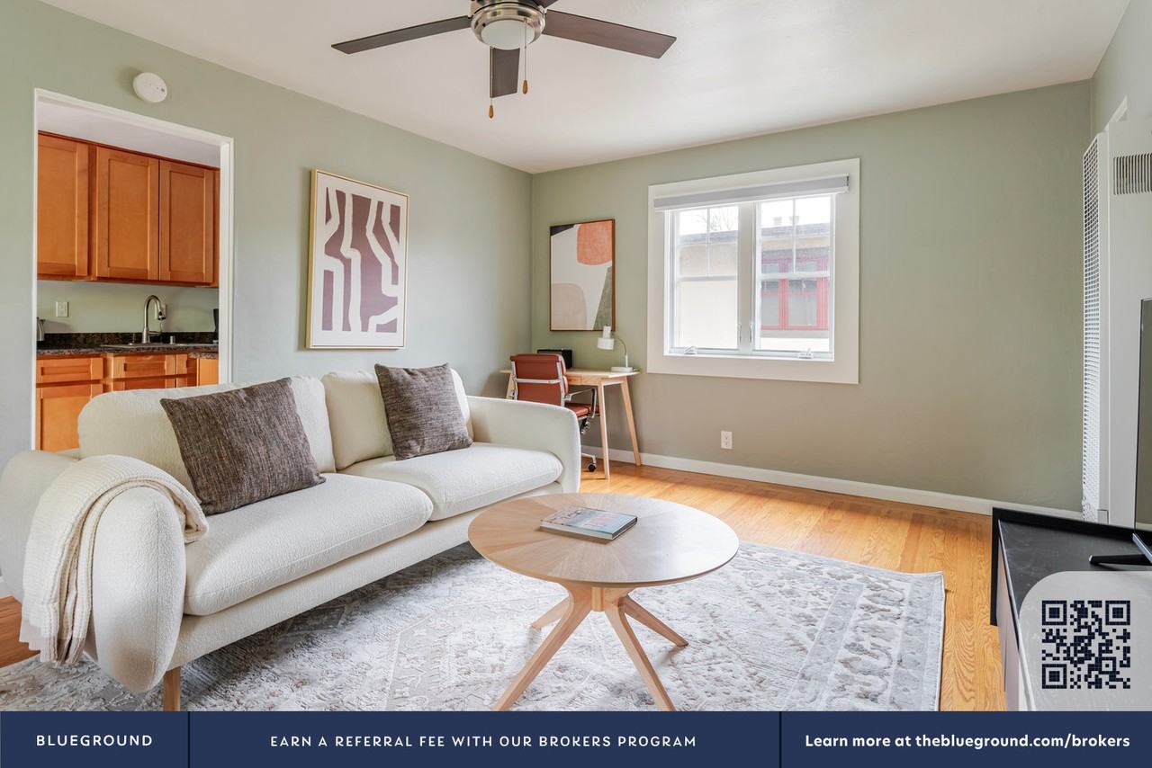 315 Hawthorne Ave #2008 - Photo 5 of 24