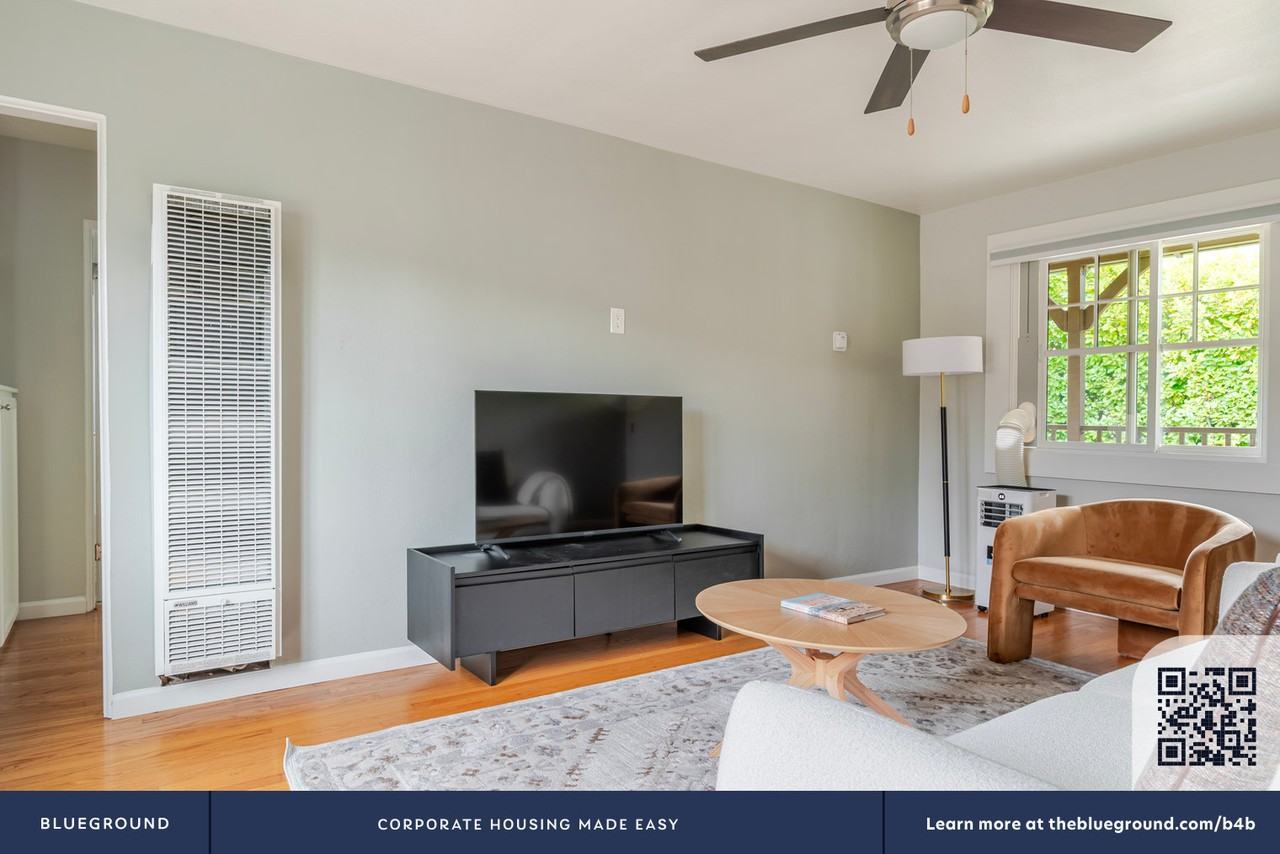 315 Hawthorne Ave #2008 - Photo 6 of 24