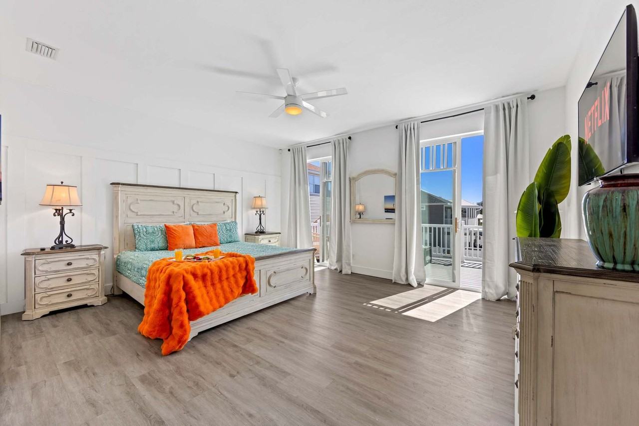 4456 Luke Ave #1285931P - Photo 7 of 50