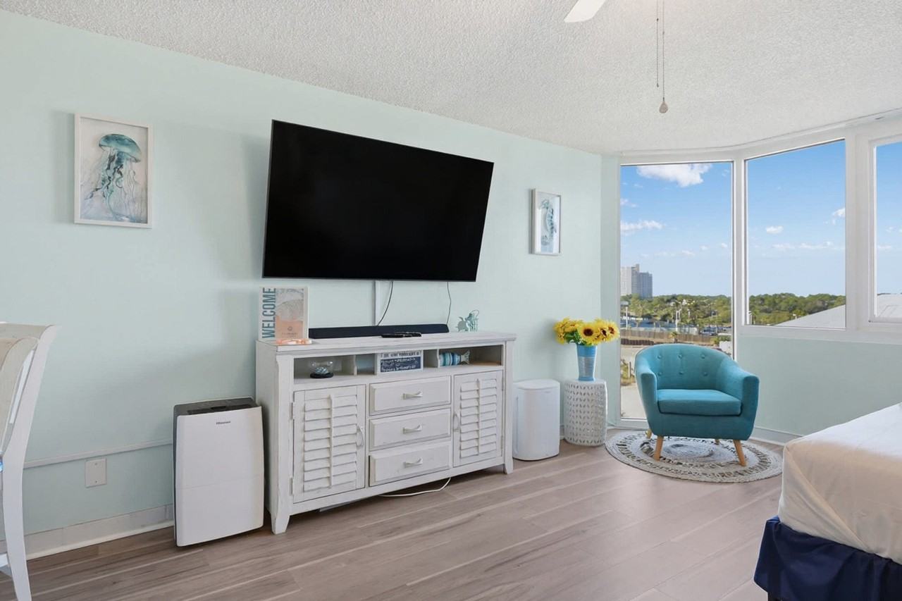 8817 S Thomas Dr #1429757P - Photo 7 of 50