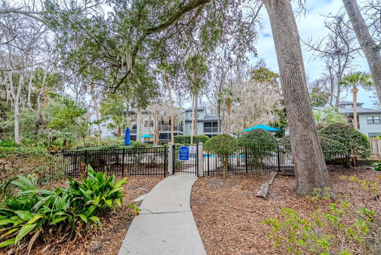 19 Lemoyne Ave #1470518P - Photo 6 of 25