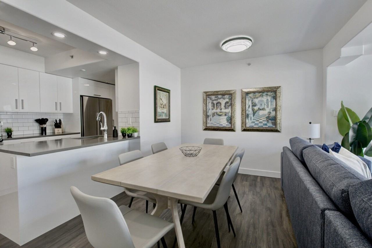 910 Beach Ave #1473076P - Photo 3 of 14