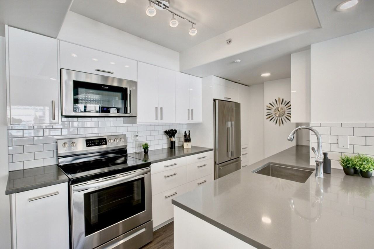 910 Beach Ave #1473076P - Photo 4 of 14