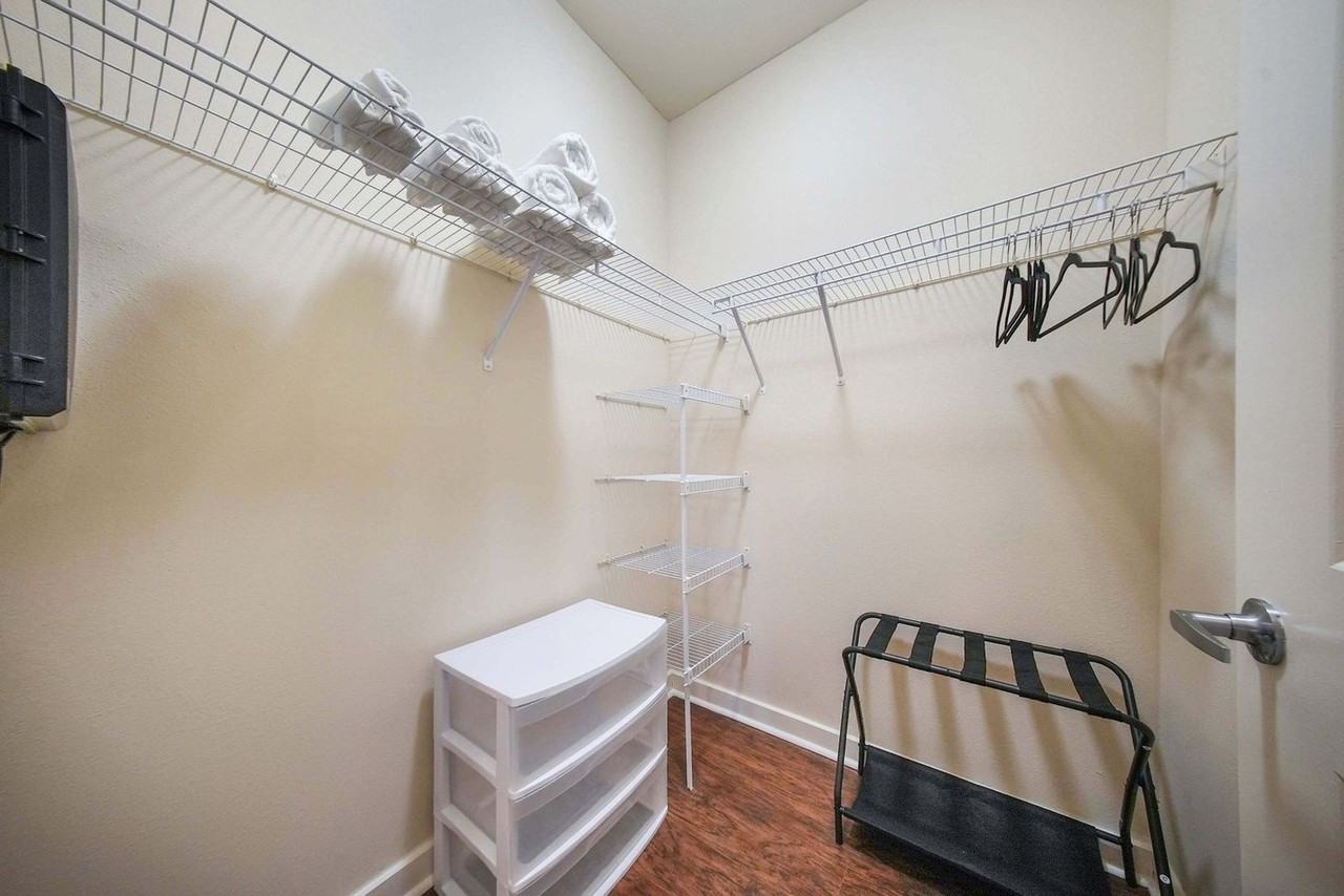 1700 W Cleveland St #1475275P - Photo 5 of 50