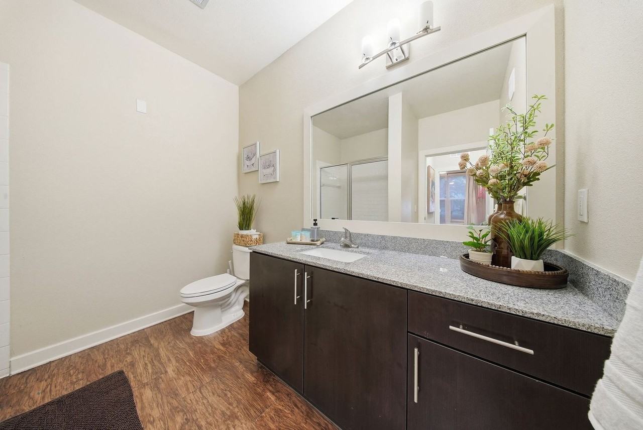 1700 W Cleveland St #1475275P - Photo 6 of 50