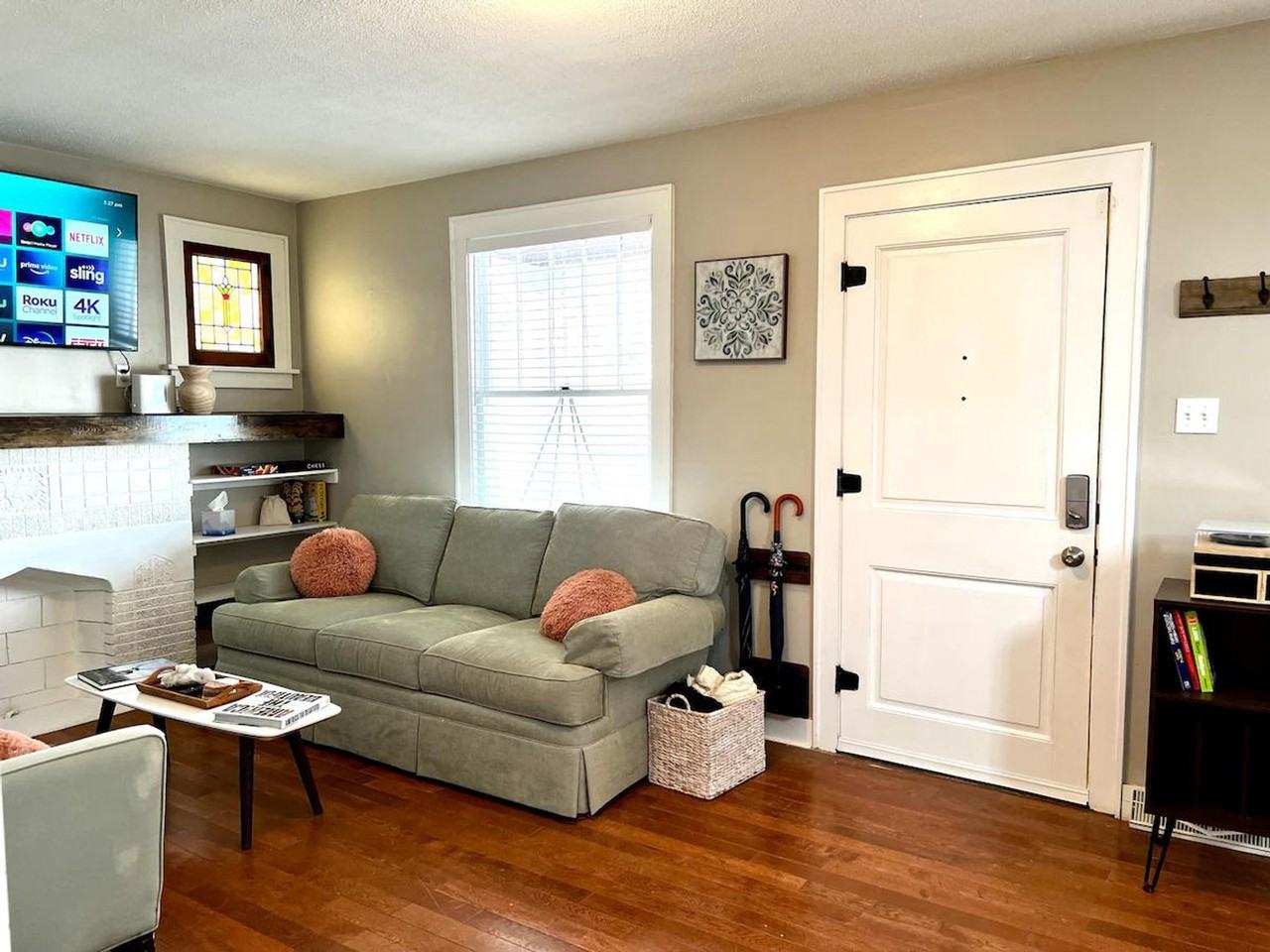 1509 W Clark St #1472869P - Photo 4 of 36