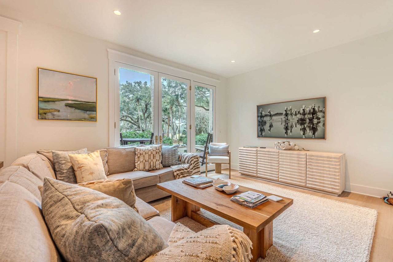 8 Heath Dr #1495735P - Photo 3 of 50