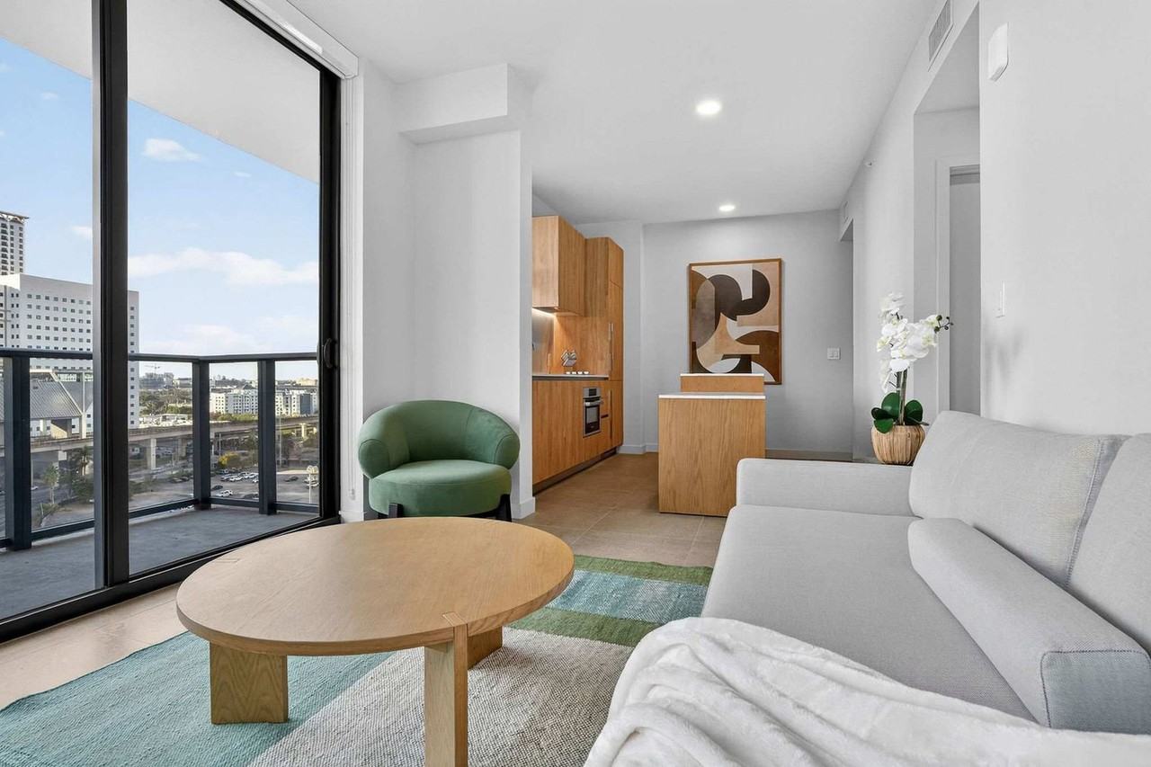 11 Ne 6th St #1492779P - Photo 2 of 37