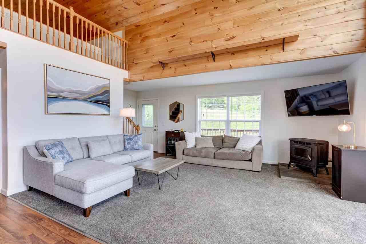 2109 Dunk Hill Rd #1492963P - Photo 3 of 42