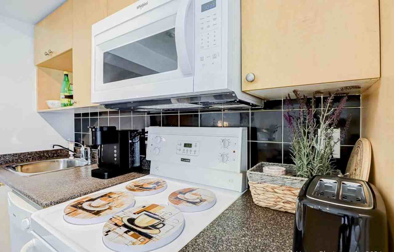 139 Bay St #1496377P - Photo 6 of 12