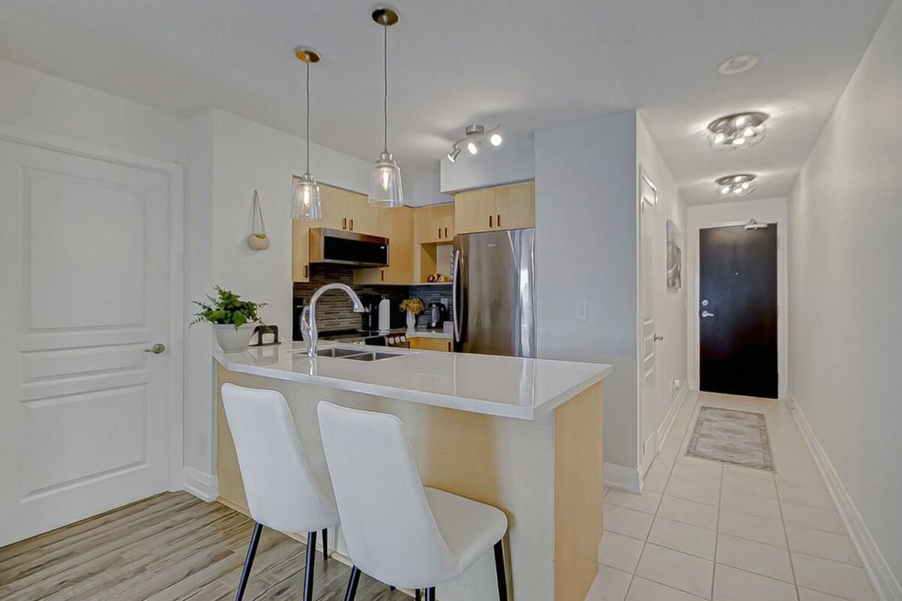 1515 Bay Street Plaza #1497199P - Photo 5 of 20