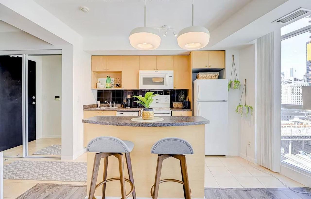 81 Bay St #1497885P - Photo 3 of 16