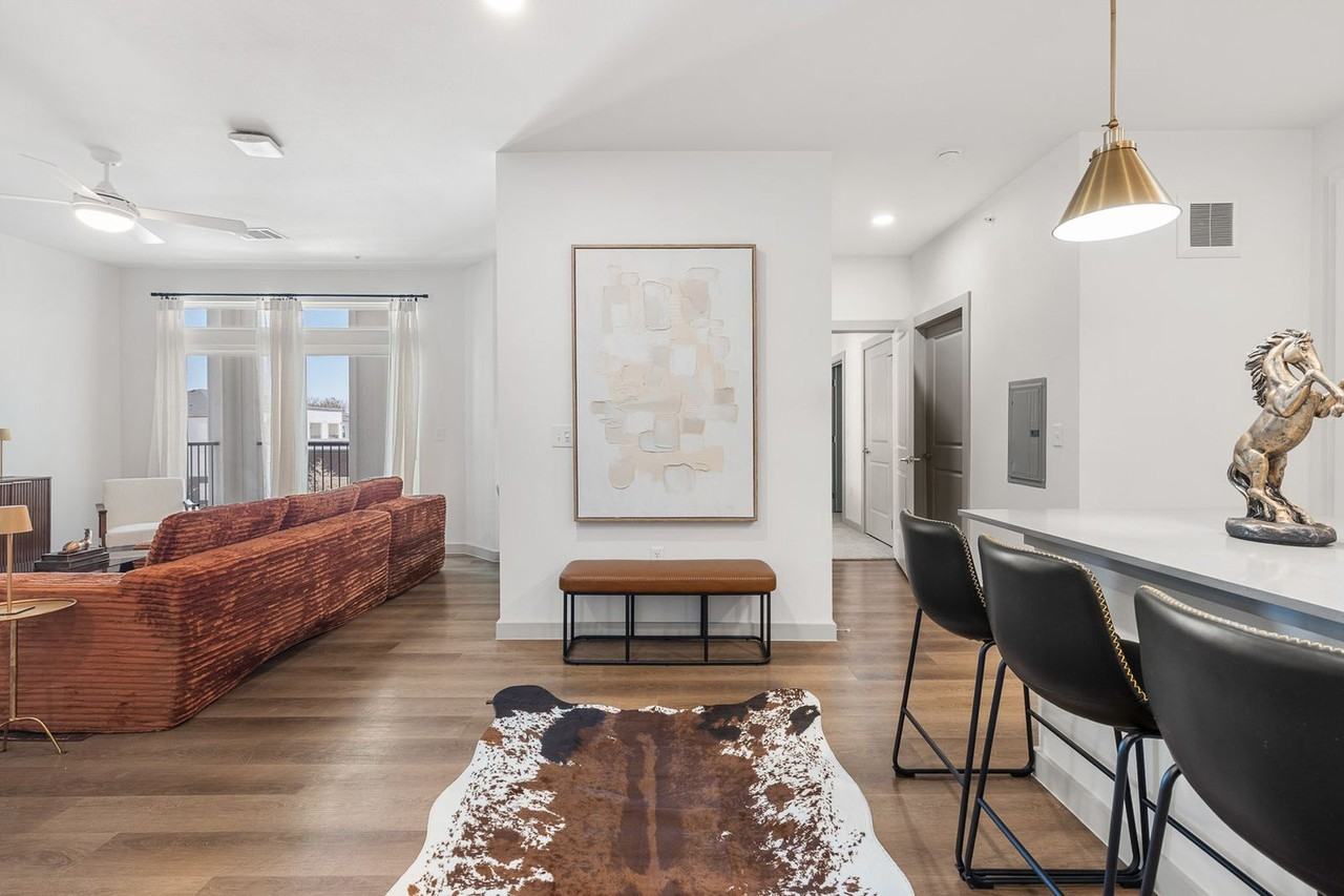 1301 Leah Ave #1499094P - Photo 3 of 50