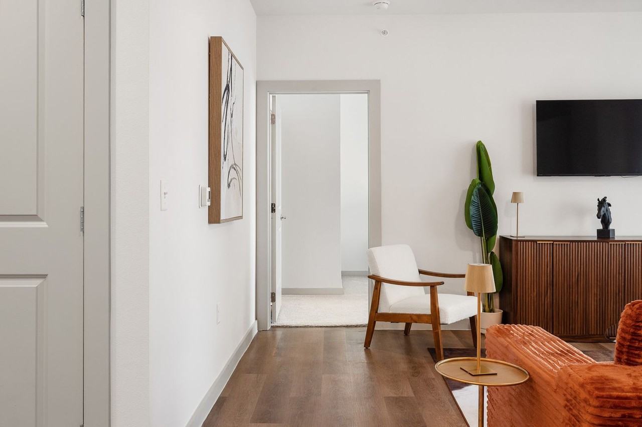 1301 Leah Ave #1499094P - Photo 4 of 50