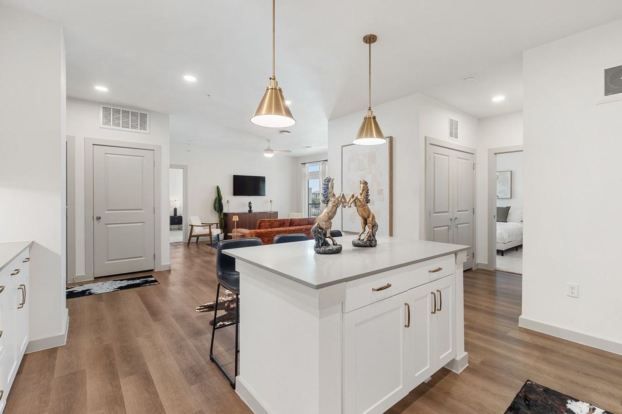 1301 Leah Ave #1499094P - Photo 5 of 50