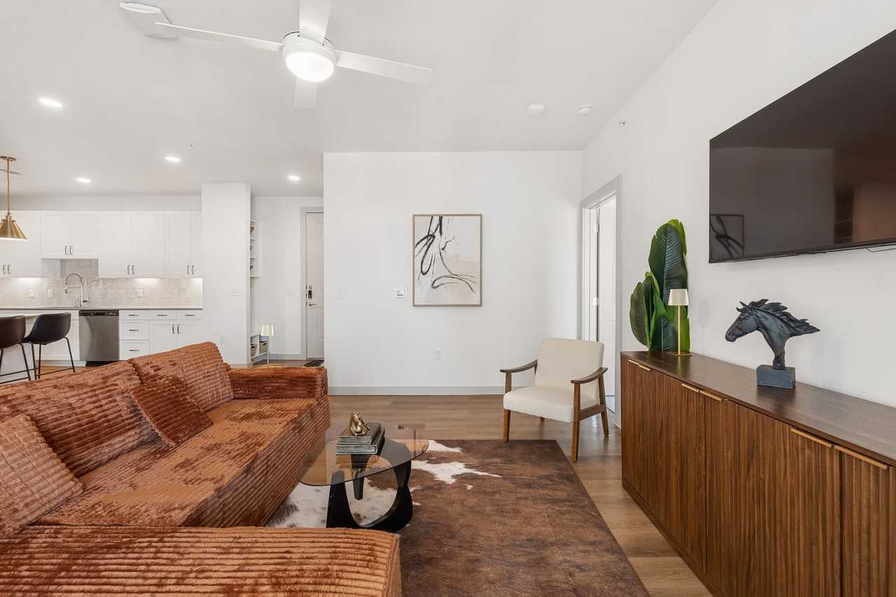 1301 Leah Ave #1499094P - Photo 6 of 50